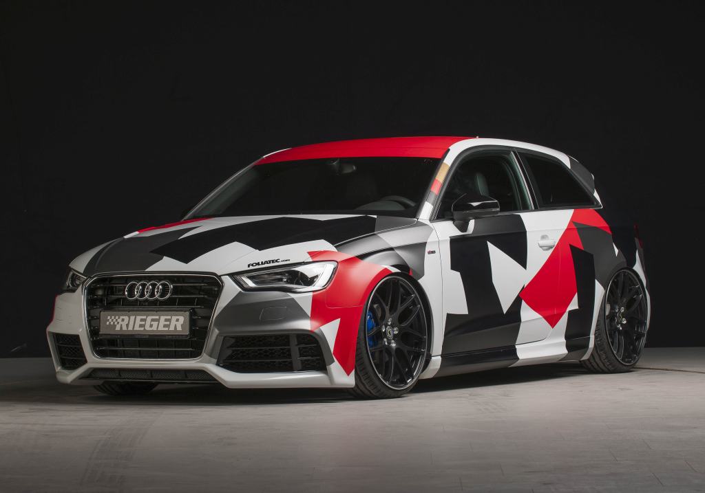 Audi A3 (8V) mit Rieger Frontspoiler und Seitenschwellern im Studio